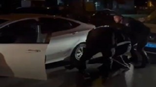 Uyuşturucu dolu aracın durdurulma anı kamerada