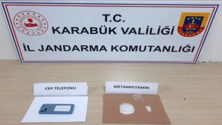 Uyuşturucuyu makatına saklayarak kurtulmaya çalıştı