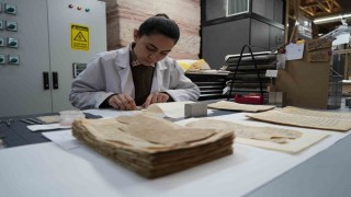 Vakıf eserleri uzman ellerde yeniden hayat buluyor: 600 yıllık Kuran-ı Kerimin restorasyonunda sona gelindi