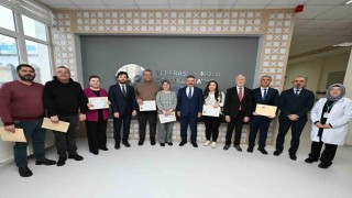 Vali Aksoy sigarayı bırakan vatandaşları tebrik etti