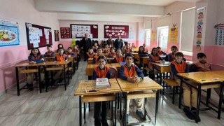 Vali Aydoğdu, öğrencilerle bir araya geldi