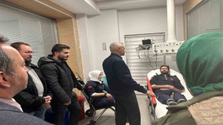 Vali Çiçekli, ambulans kazasında yaralananları ziyaret etti