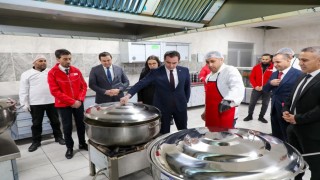 Vali Karakaya, aşevinde incelemelerde bulundu