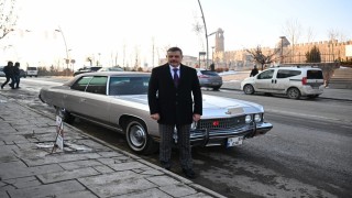 Vali Mustafa Çiftçi, Alparslan Türkeşin aracıyla şehir turu attı