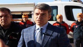 Vali Önder Bakan: Milletimiz asrın felaketini karşı asrın birlikteliğini sergiledi