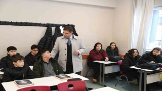 Vali Selçuk Aslan lise öğrencileri ile buluştu