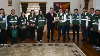 Vali Yılmaz, Yeşilay Osmaniye Şubesi Yönetimini Kabul Etti