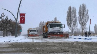 Vanda 560 yerleşim yerinden 528inin yolu açıldı