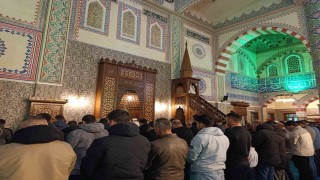 Vanda Ramazan ayının ilk teravih namazı kılındı