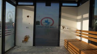 Vandallar kamu malına zarar verdiler