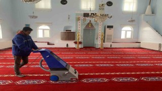 Vezirköprü camilerinde Ramazan temizliği