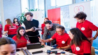 Vodafone Vakfı ve Hayat Tamircisi Hasan Kızıldan engelli hayvanlara özel proje
