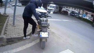 Yalovada kaldırımda motosiklet süren sürücüye ceza yağdı