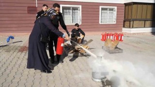 Yangın faciasının ardından apartman sakinlerine teorik ve uygulamalı eğitim