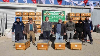 Yangın mağduru arıcılara Muğla Büyükşehirden can suyu