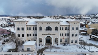 Yapımı tamamlanan Hükümet Konağı yeni yüzüyle hizmet vermeye başladı