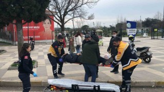 Yaşlı adam yolcu minibüsünden inerken düşüp yaralandı