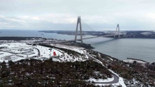 Yavuz Sultan Selim Köprüsü çevresi beyaz örtüyle kaplandı