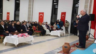 Yazar-şair Nurullah Genç okuyucularıyla buluştu