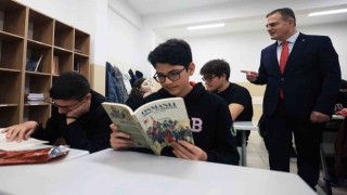 Yeni dönemin ilk dersini Vali Akbıyık verdi
