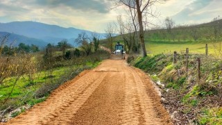 Yığılcada köy yollarında yol bakım çalışmaları devam ediyor