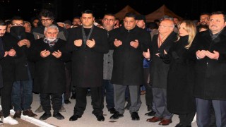 Yılmaz, deprem şehitlerini andı