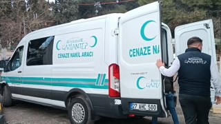Yolun karşısına geçmek isterken otomobilin çarptığı genç kız kurtarılamadı