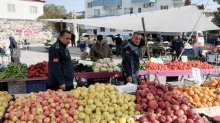 Yumurtalık Belediyesi Halk Pazarında Hijyen ve Etiket Denetimi Yaptı