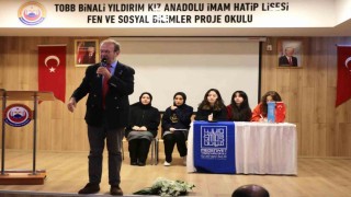 Yusuf Kaplan Erzincanda öğrencilerle buluştu