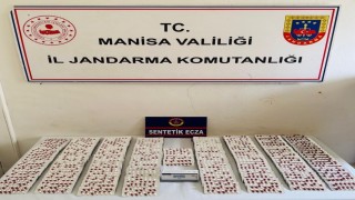 Yüzlerce sentetik ecza hapı ele geçirildi