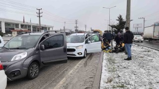 Zincirleme kazada 4 kişi yaralandı