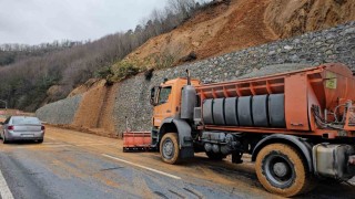 Zonguldak-Ereğli yolunda heyelan meydana geldi