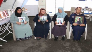 21 bayramdır evlatlarının yolunu gözlüyorlar: Diyarbakır annelerinin umutlu bekleyişi sürüyor