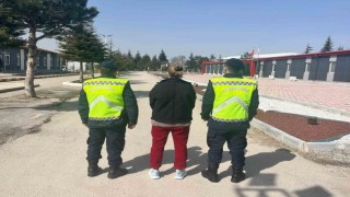 3 yıl hapis cezasıyla aranan şahsı jandarma yakaladı