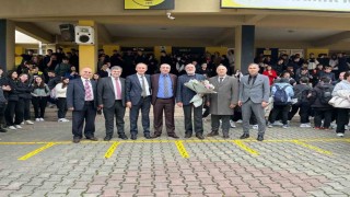 30 yıllık din kültürü öğretmenine duygusal veda: Gözyaşlarına hakim olamadı