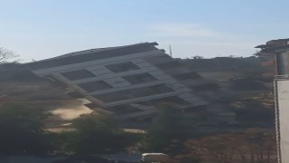 6 katlı binanın maket gibi devrildiği anlar kamerada