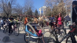8 Mart Dünya Kadınlar Gününde farkındalık için pedal çevirdiler