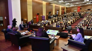 ABB Başkanı Yavaş: Sevgili gençler, bugün sizi yönetenler var ama unutmayın ki onlar sizin memurlarınızdır