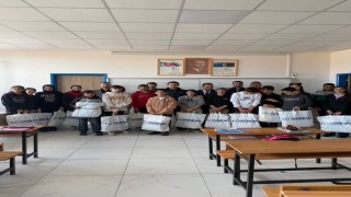 Adaklıda öğrencilere kıyafet desteği
