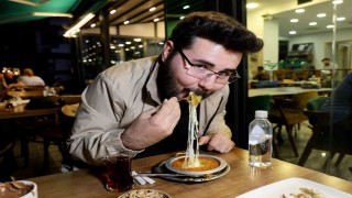 Adanada iftar sonrası tatlıcılara rağbet arttı
