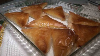 Adı börek kendi tatlı