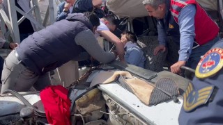 Adıyamanda bayramlaşmaya giden aile kaza yaptı: 4 yaralı