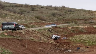 Adıyamanda hafif ticari araç şarampole yuvarlandı: 5 yaralı