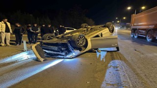 Adıyamanda otomobil takla attı: 2 yaralı