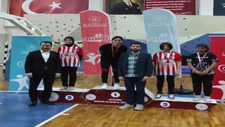 Adıyamanda yıldız kızlar bilek güreşi yarışları yapıldı