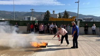 AFAD, Yangın Söndürme ve Tahliye Yöntemlerini Uygulamalı Olarak Anlattı