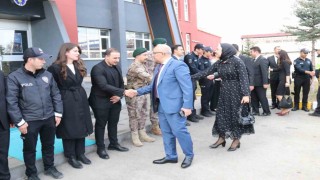 Ağrı Emniyet Müdürü İpar, emniyet mensuplarıyla bayramlaştı