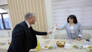 Ağrı İl Milli Eğitim Müdürü Kökrek, kadın çalışanlarla iftarda bir araya geldi