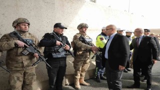 Ağrı Valisi Koç, Ramazan Bayramında bayramlaşma ve ziyaretler gerçekleştirdi