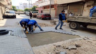 Akdenizde sokaklar yenileniyor, bahçe yolları açılıyor